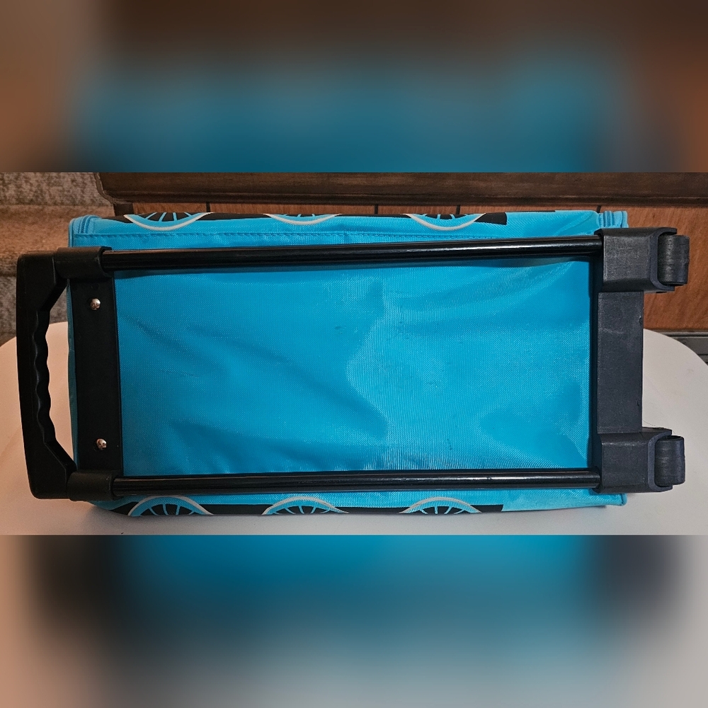 Thomas the Tank Engine Kids Travel Bag With Pull Out Handle - Picture 4 of 5